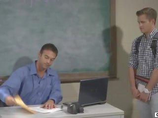 Joey cooper zajebal s njegov učitelj